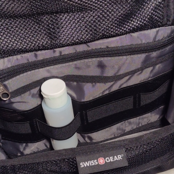 Swiss Gear Hanging Travel Toiletry Case - Picture 12 of 16